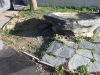 Le dallage en piteux état.