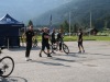 Sur la zone de départ, plusieurs stands accessibles aux cyclistes.