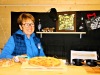 Francine Pichard vend ses tartes et fondues mais donne son sourire.