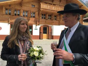 L’abbé de fête François Borloz et sa demoiselle d’honneur L’abbé de fête François Borloz et sa demoiselle d’honneur