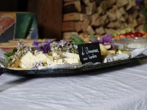 Le fromage ormonan en habit de fête champêtre Le fromage ormonan en habit de fête champêtre