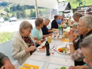Les salades fraîches ont rencontré beaucoup de succès
