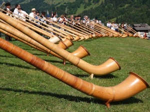 Une forêt de cors prête à jouer Une forêt de cors prête à jouer