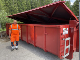 Alain Sittinger et la benne à déchets verts