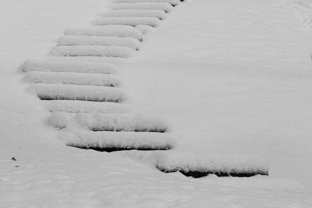 escaliers sous la neige