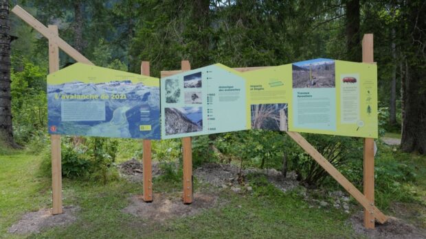 Panneau sentier didactique de l'avalanche 2021 de Creux de Champ